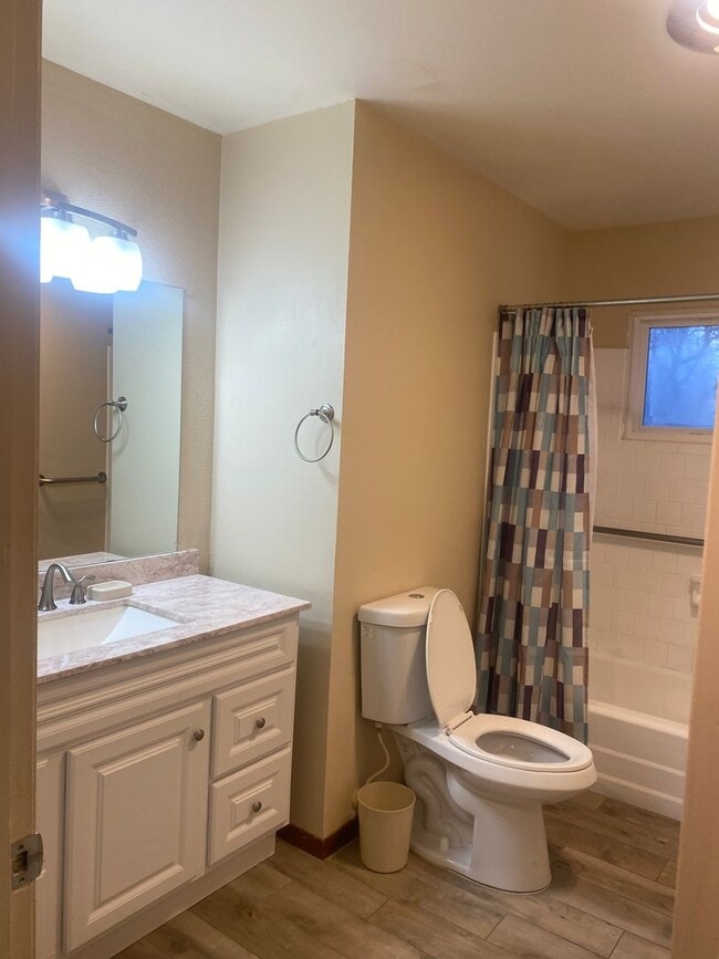 Building Photo - Beautiful 3bd home in NE Heights