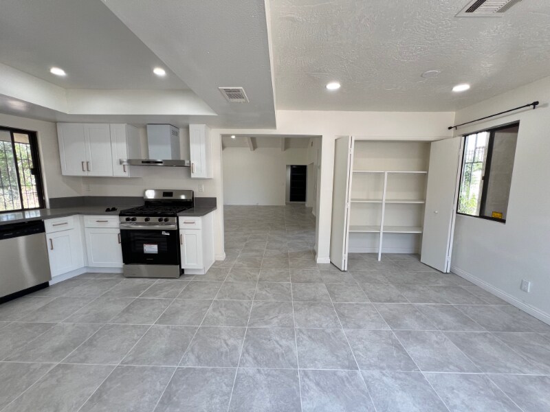 Building Photo - 13850 Dahlgren Dr