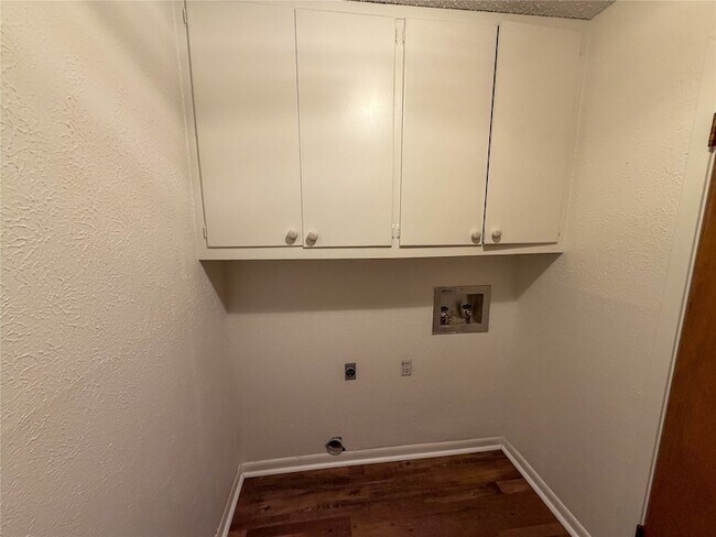 Building Photo - 907 Seymore Cir