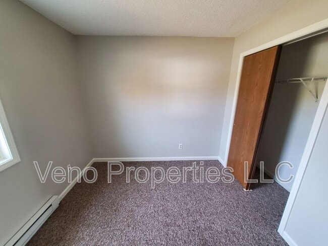 Building Photo - 2016 St Paul Dr