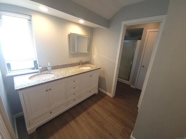 Building Photo - 41 Crocus Ln