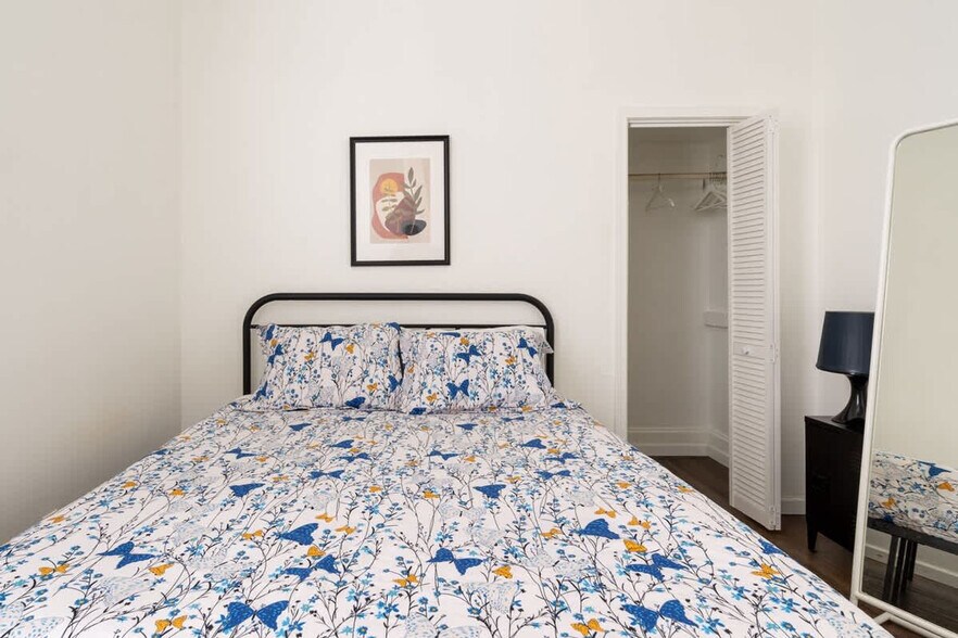 Building Photo - 2334 SE 8th Ave