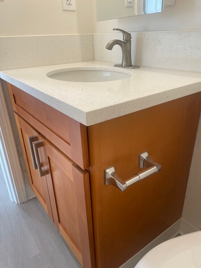 Building Photo - 801 Ala Nioi Pl