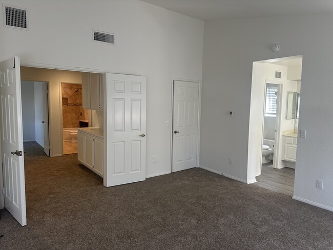 Building Photo - 351 Peaceful Ct