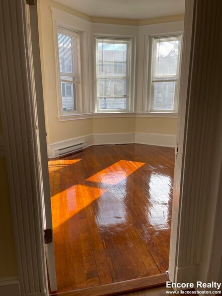 Building Photo - 895 Huntington Ave