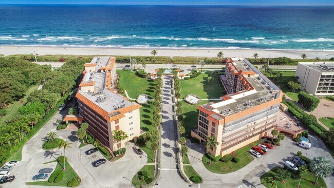 Building Photo - 2871 N Ocean Blvd