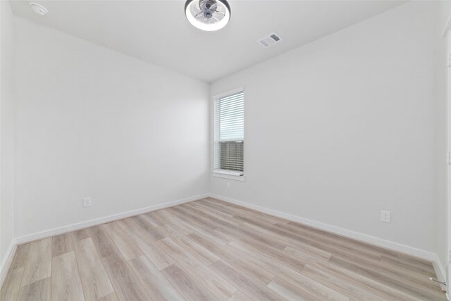 Building Photo - 32906 School Hl Rd