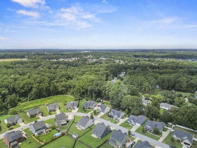 Building Photo - Charming 4-Bedroom Retreat with Cozy Fireplace in Fountain Inn