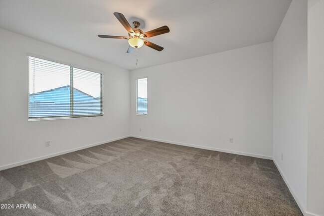 Building Photo - 25303 W Bowker St