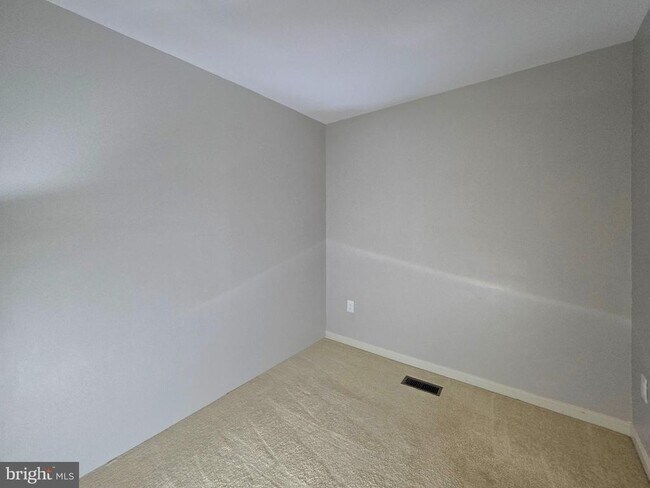 Building Photo - 5939 Heatherwood Ct