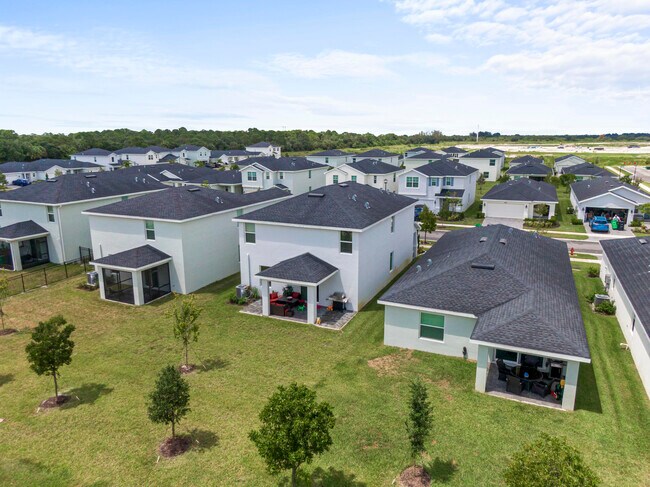 Building Photo - 11164 NW Middle Stream Dr