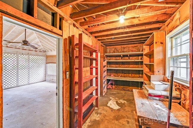 Building Photo - 5600 Riviere Dr