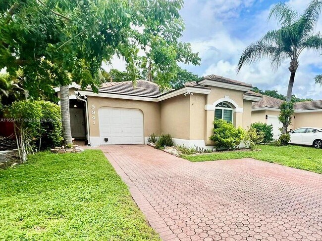 Building Photo - 9941 NW 32nd St