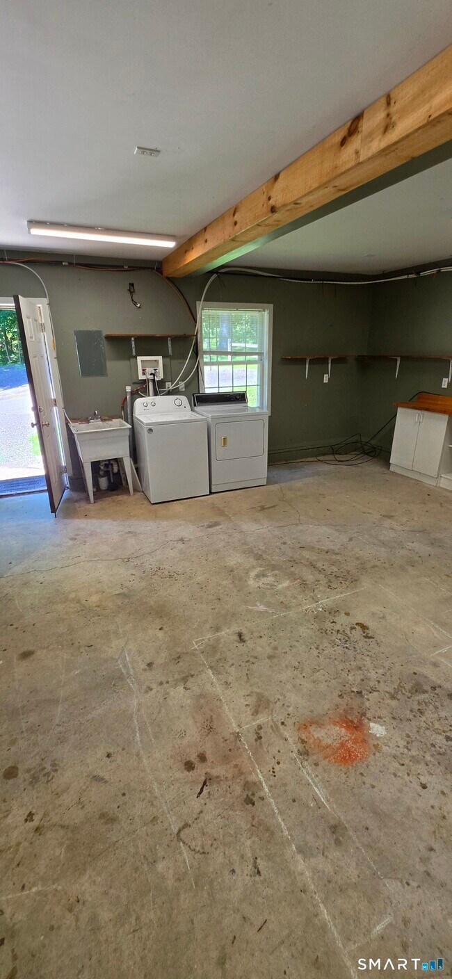 Building Photo - 19 Moodus Leesville Rd
