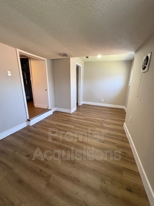 Building Photo - 2920 Hillcrest Ave