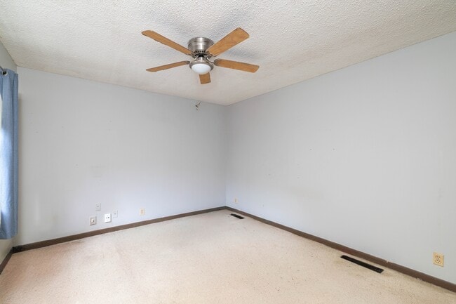 Building Photo - 9124 Woodpark Ln NW