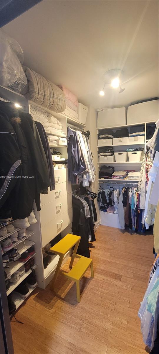 Building Photo - 1055 Yellow Birch Terrace