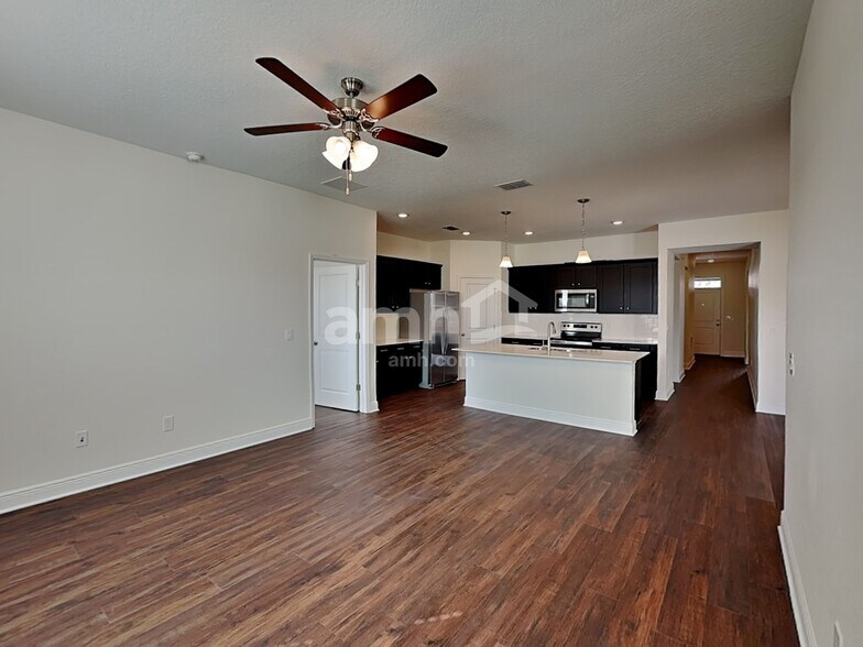 Building Photo - 1259 Sky Lks Dr