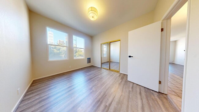 Building Photo - Gorgeous Remodeled 3BD/2BA with Parking & City Views in Nob Hill