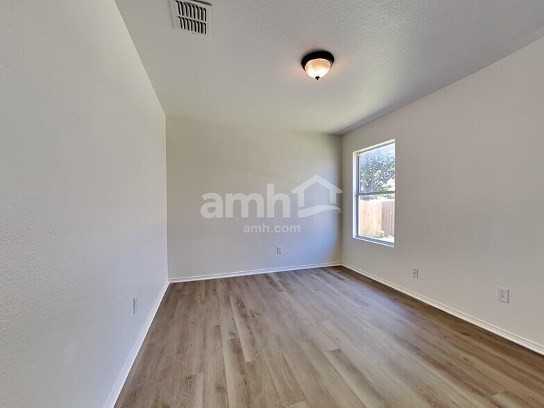 Building Photo - 673 Rosario Ln