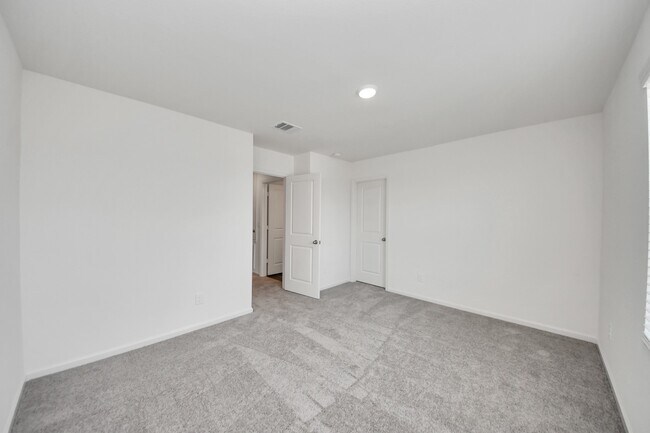 Building Photo - 10315 Malta Trce Dr