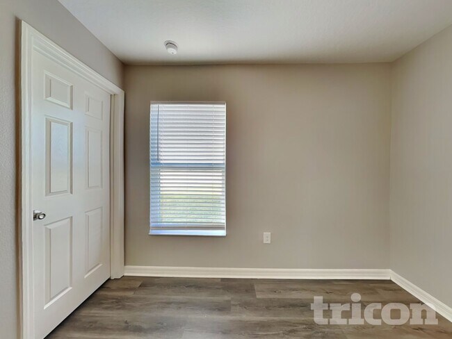 Building Photo - 624 Bullrush Ct