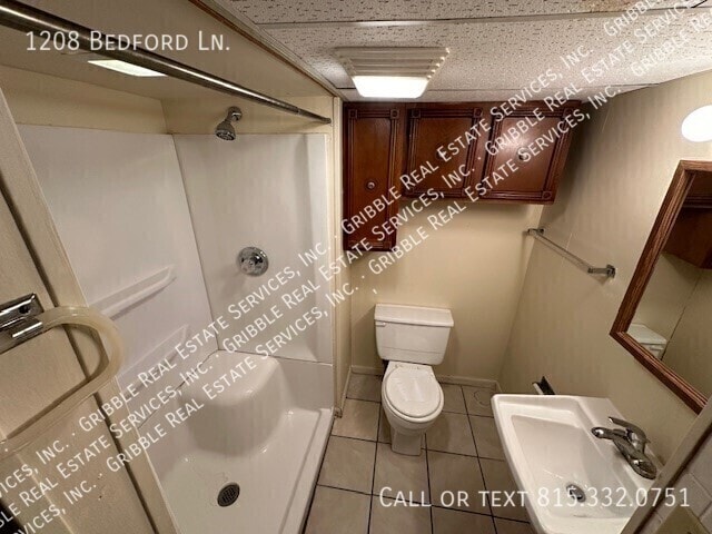 Building Photo - 1208 Bedford Ln