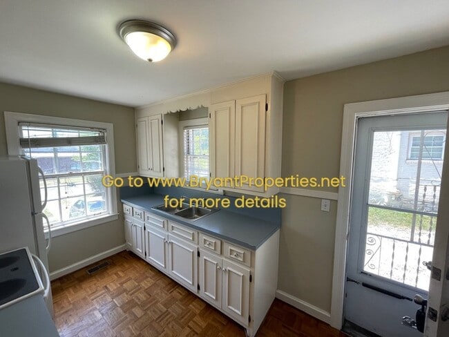 Building Photo - 1511 McGavock St