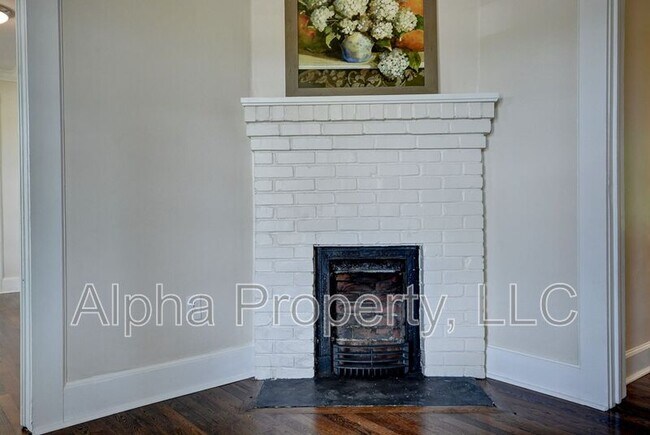 Building Photo - 1813 Old Easley Bridge Rd