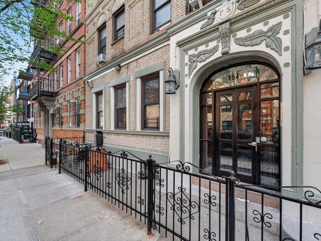 Building Photo - 154 S 3rd St