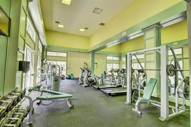 Building Photo - 1000 Crystal Way