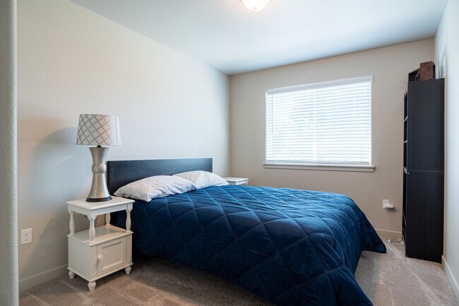 Building Photo - 5706 W 1st Pl