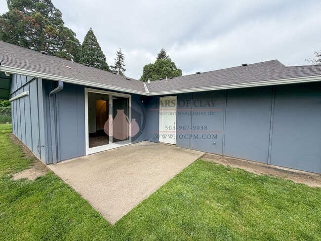 Building Photo - Salem 3BR with AC in Every Room! | 2-Car Garage & Fenced Yard