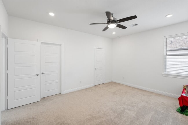 Building Photo - 10807 Cloaked Wing Ct