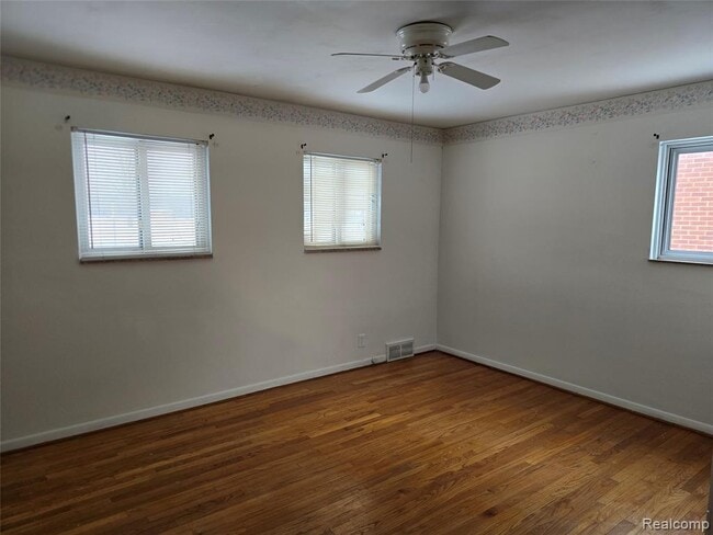 Building Photo - 27231 Five Mile Rd