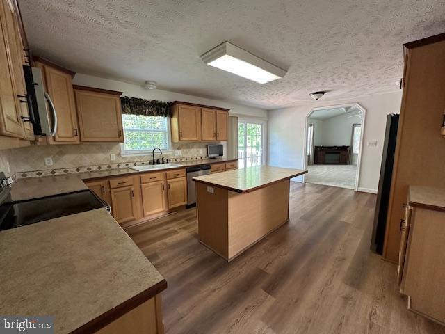 Building Photo - 700 S Lakeview Dr
