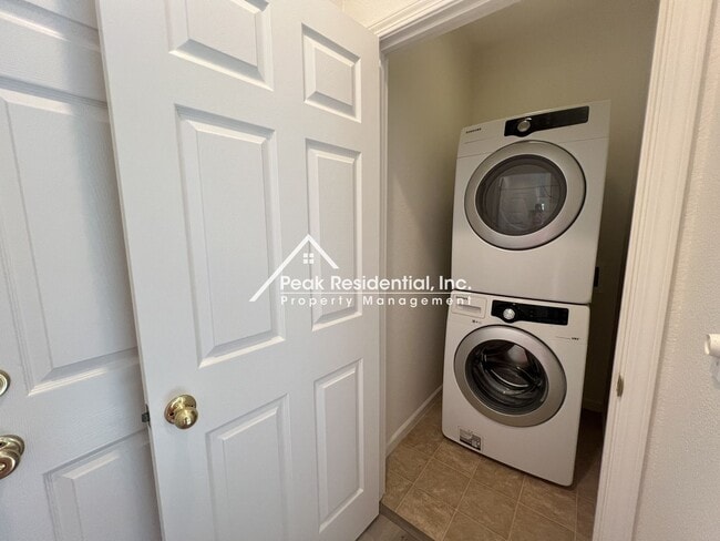 Building Photo - A Wonderful 3bd/2.5ba Natomas Home with Garage!