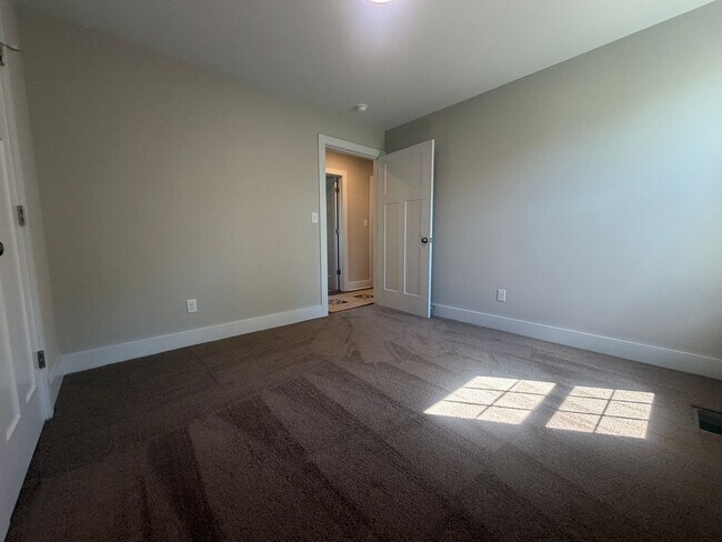 Building Photo - New Construction First Floor Duplex