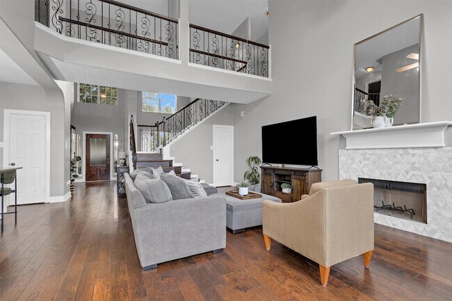 Building Photo - 3002 E Lake Falls Cir