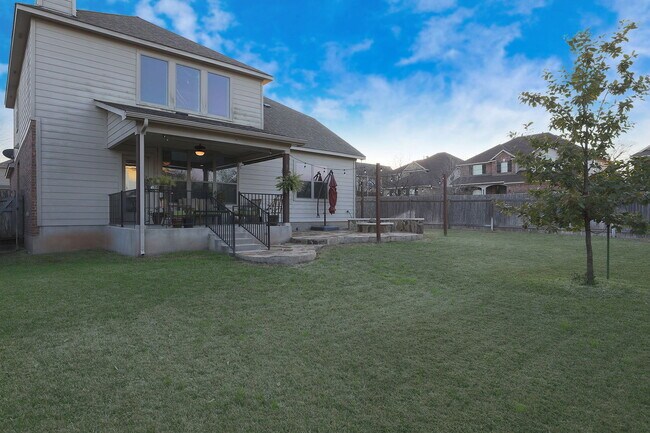 Building Photo - 2300 Dovetail St