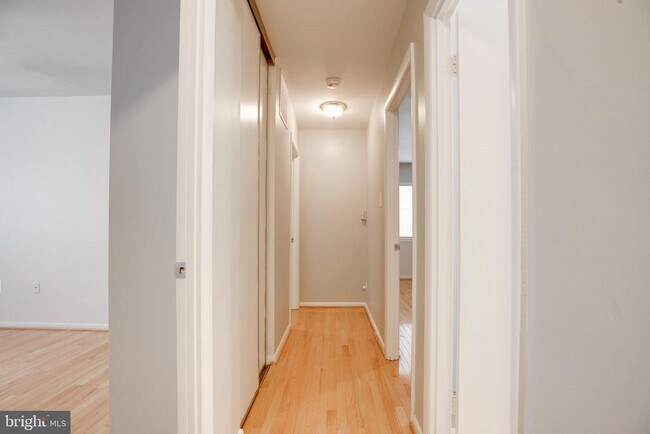 Building Photo - 10605 Summer Oak Ct