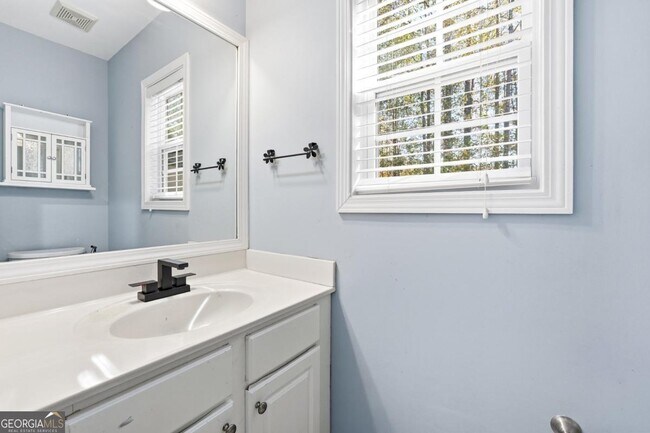 Building Photo - 5440 Village View Ln SW