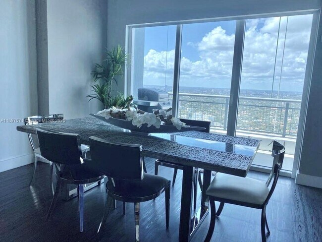 Building Photo - 60 SW 13th St