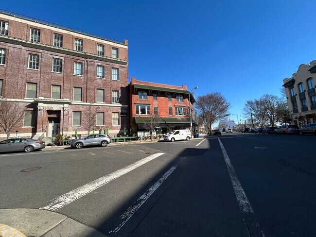 Building Photo - 1224 Monroe Ave