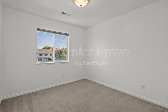 Building Photo - 1901 W 1020 N