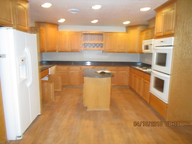 Building Photo - 1529 Lincoln Rd