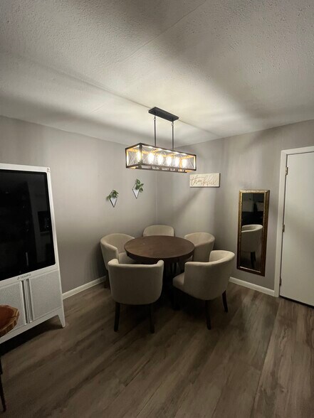 Building Photo - 3131 Cummins St