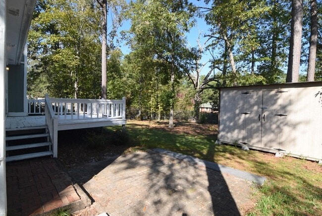Building Photo - 515 Ridgewood Dr