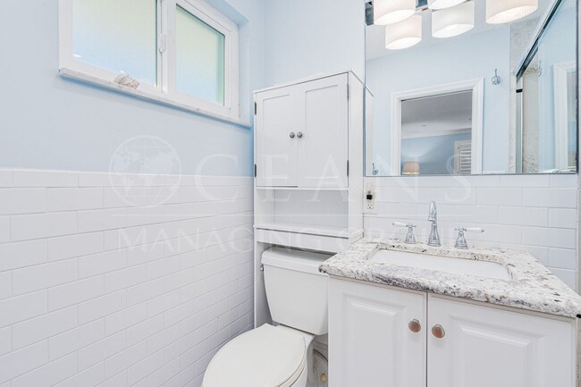 Building Photo - Riverfront Two Bedroom Condo