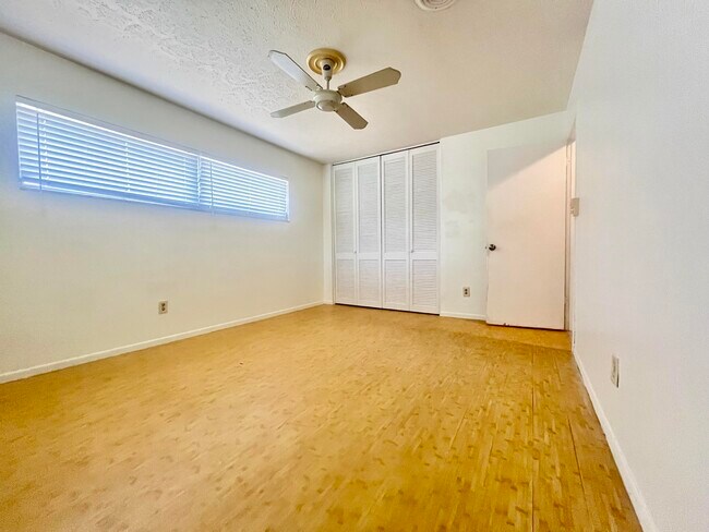 Building Photo - 235 Andros Dr